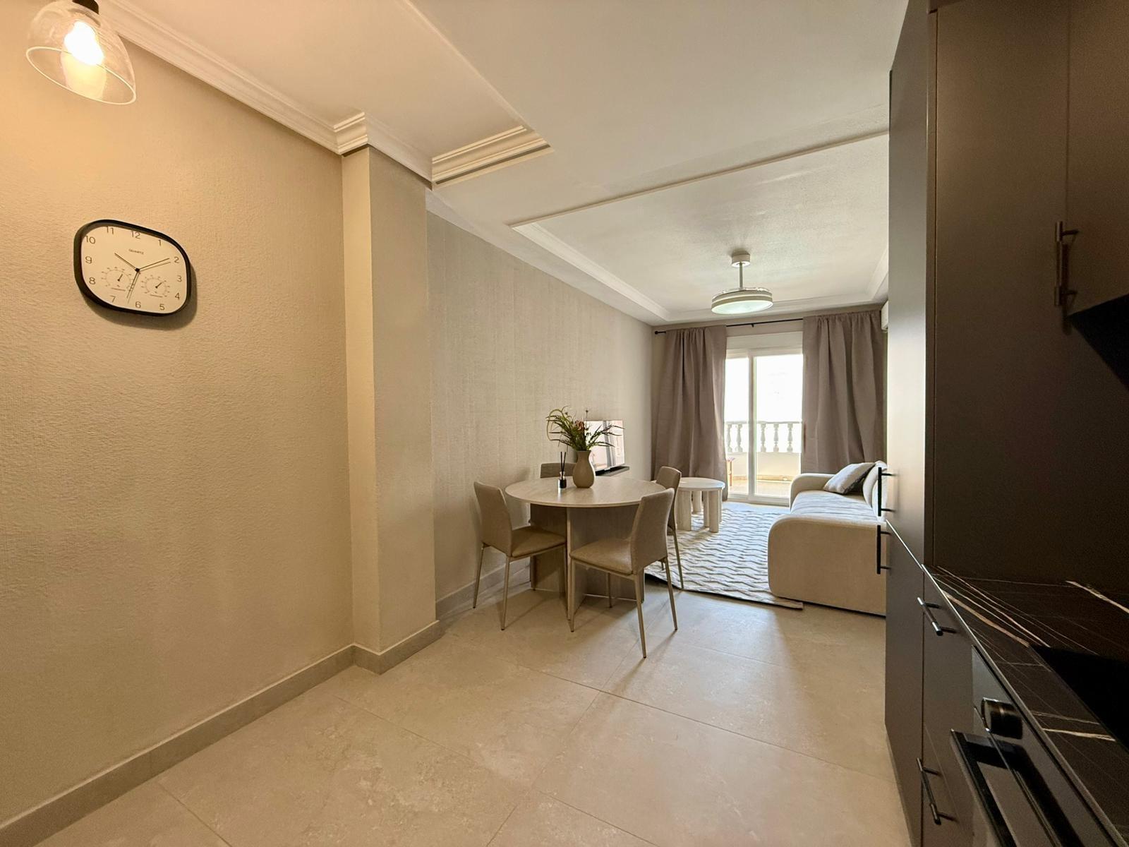 For sale - 2 Bedroom 1 Bathroom Apartment in Torrevieja - Playa Del Cura  - Alicante