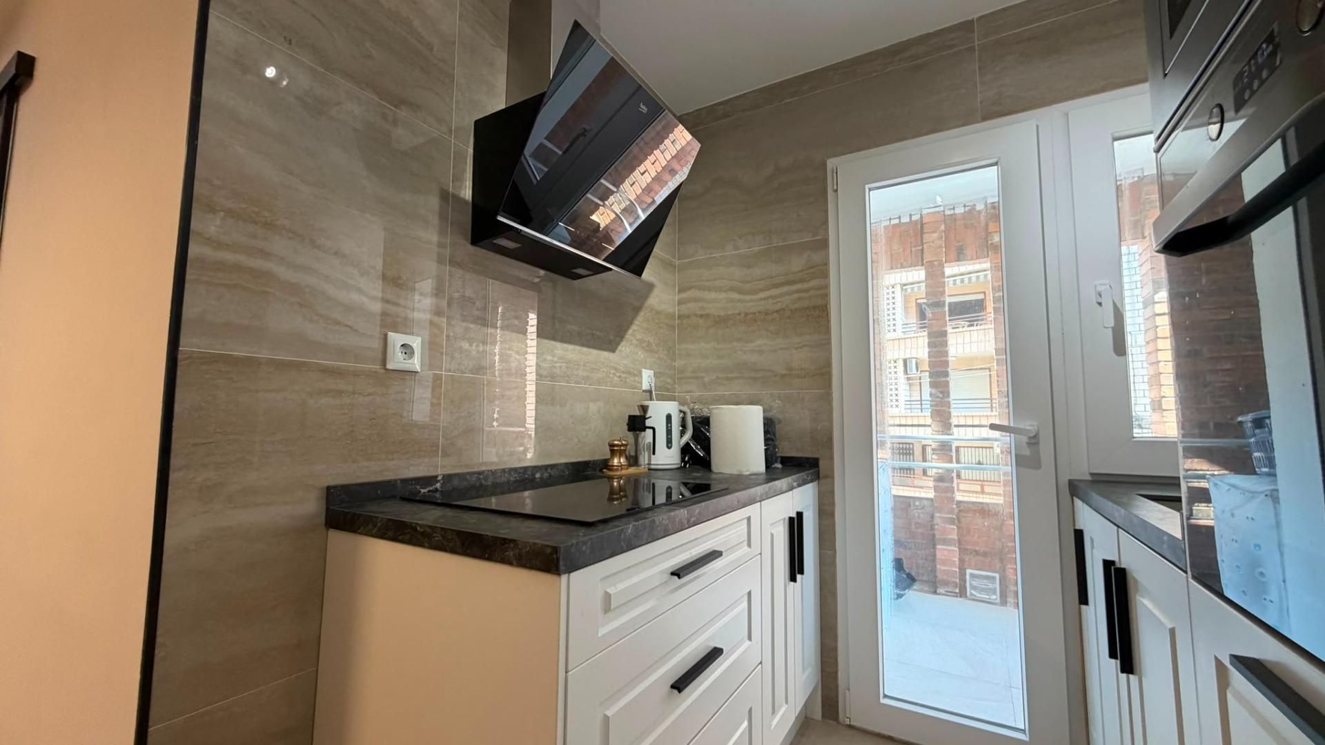 For sale - 3 Bedroom 2 Bathroom Apartment in Torrevieja - Playa Del Cura  - Alicante
