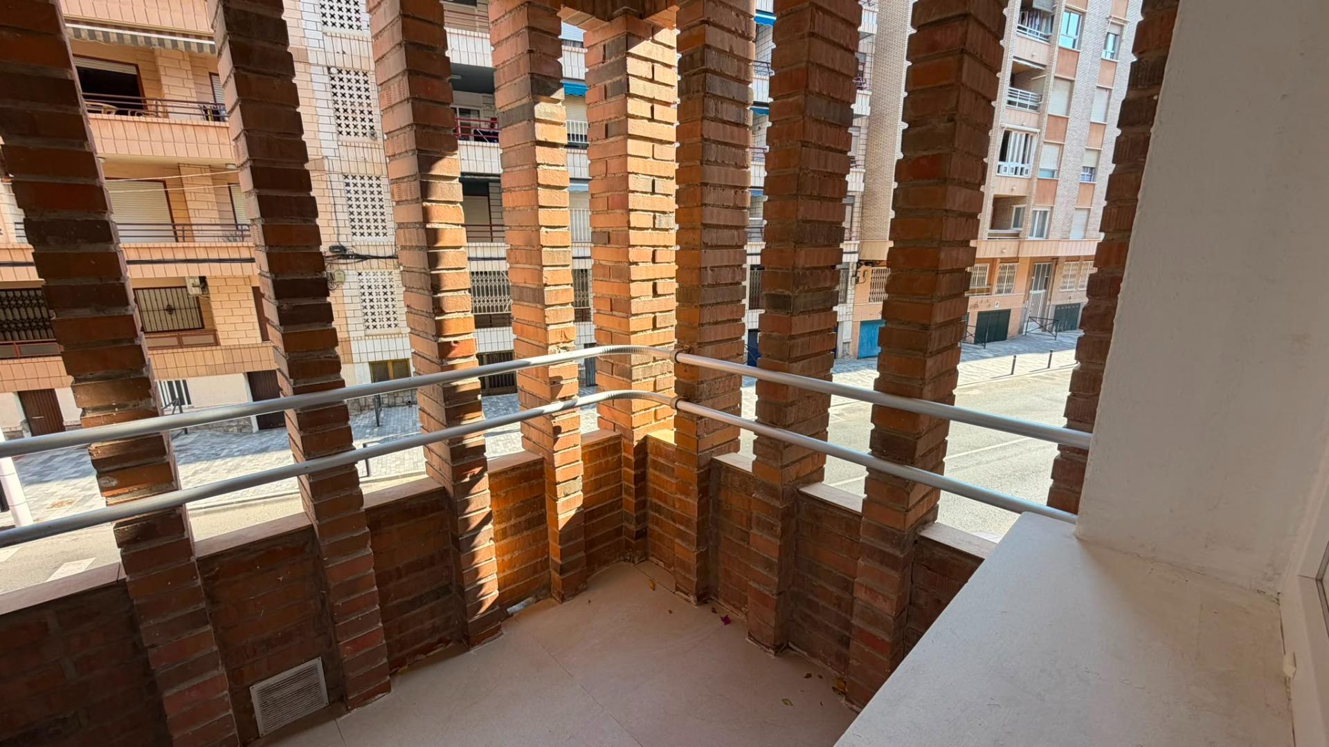 For sale - 3 Bedroom 2 Bathroom Apartment in Torrevieja - Playa Del Cura  - Alicante
