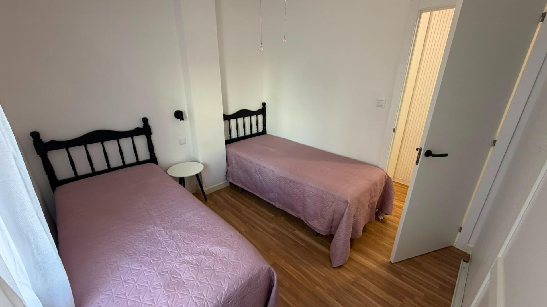 For sale - 3 Bedroom 2 Bathroom Apartment in Torrevieja - Playa Del Cura  - Alicante