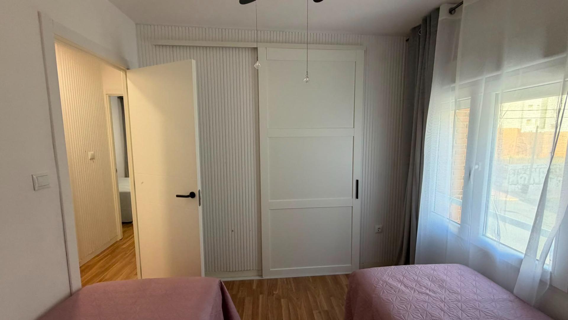 For sale - 3 Bedroom 2 Bathroom Apartment in Torrevieja - Playa Del Cura  - Alicante