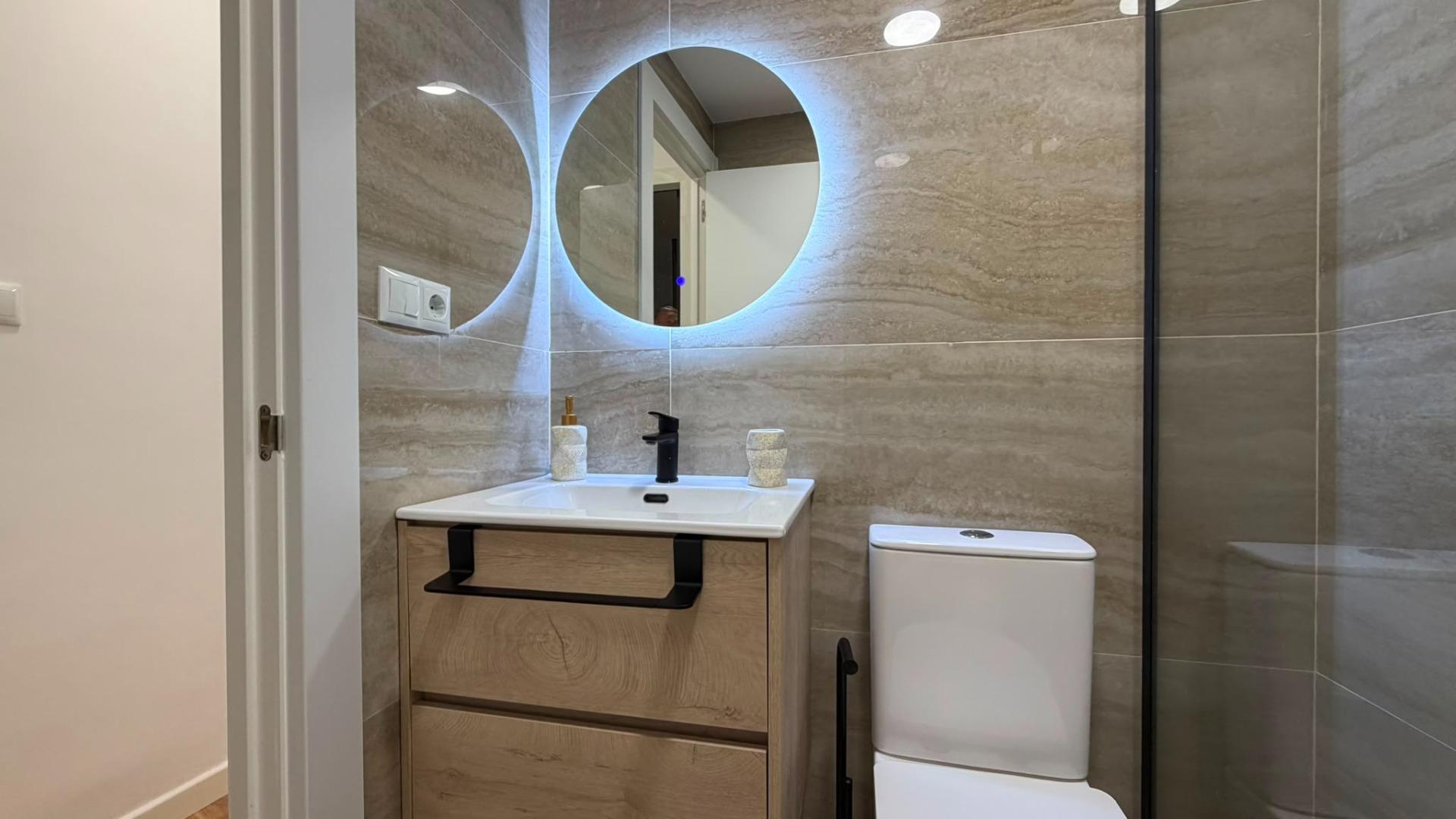 For sale - 3 Bedroom 2 Bathroom Apartment in Torrevieja - Playa Del Cura  - Alicante