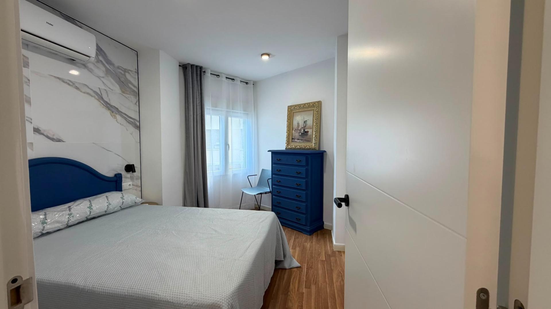 For sale - 3 Bedroom 2 Bathroom Apartment in Torrevieja - Playa Del Cura  - Alicante