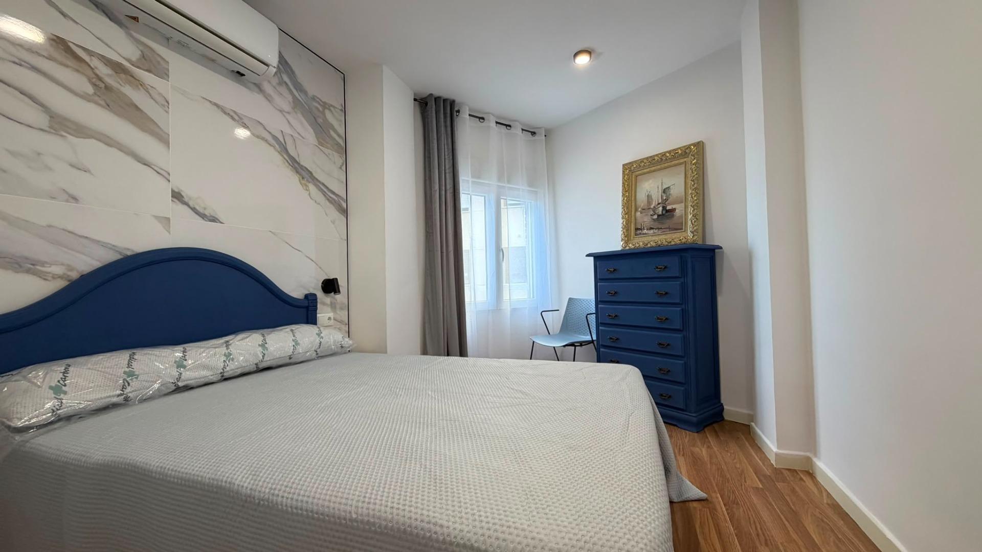 For sale - 3 Bedroom 2 Bathroom Apartment in Torrevieja - Playa Del Cura  - Alicante