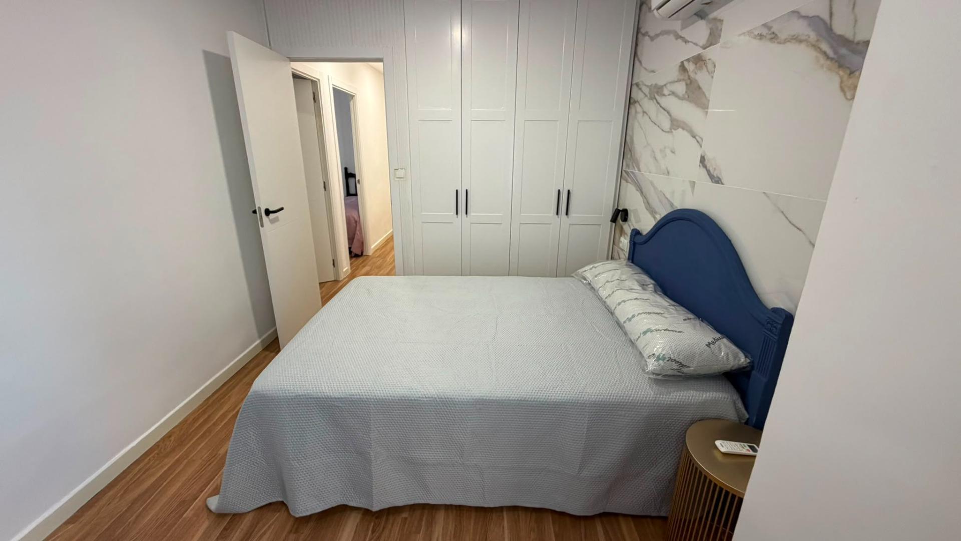 For sale - 3 Bedroom 2 Bathroom Apartment in Torrevieja - Playa Del Cura  - Alicante