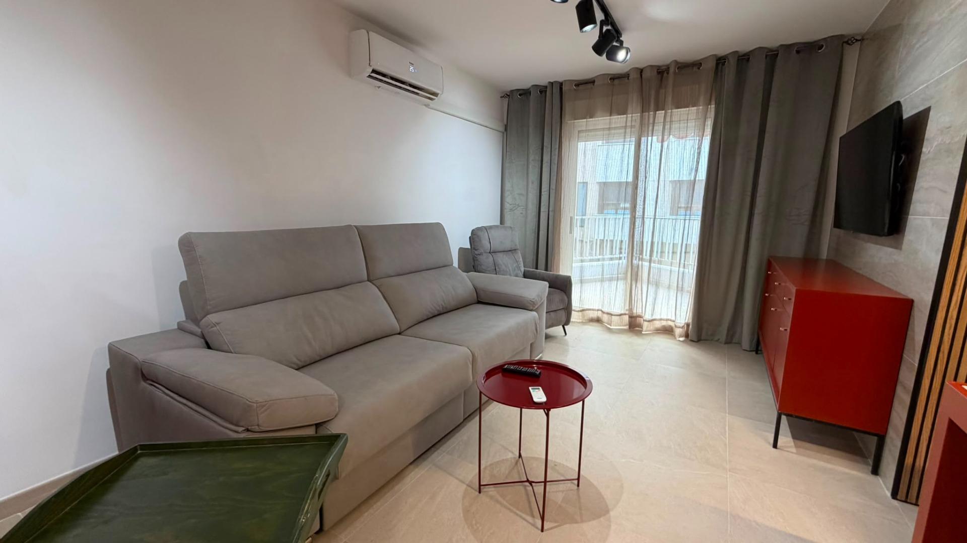 For sale - 3 Bedroom 2 Bathroom Apartment in Torrevieja - Playa Del Cura  - Alicante