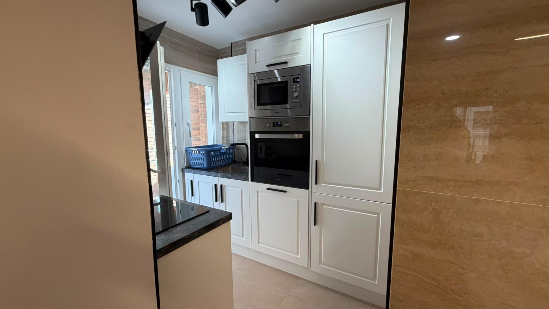 For sale - 3 Bedroom 2 Bathroom Apartment in Torrevieja - Playa Del Cura  - Alicante