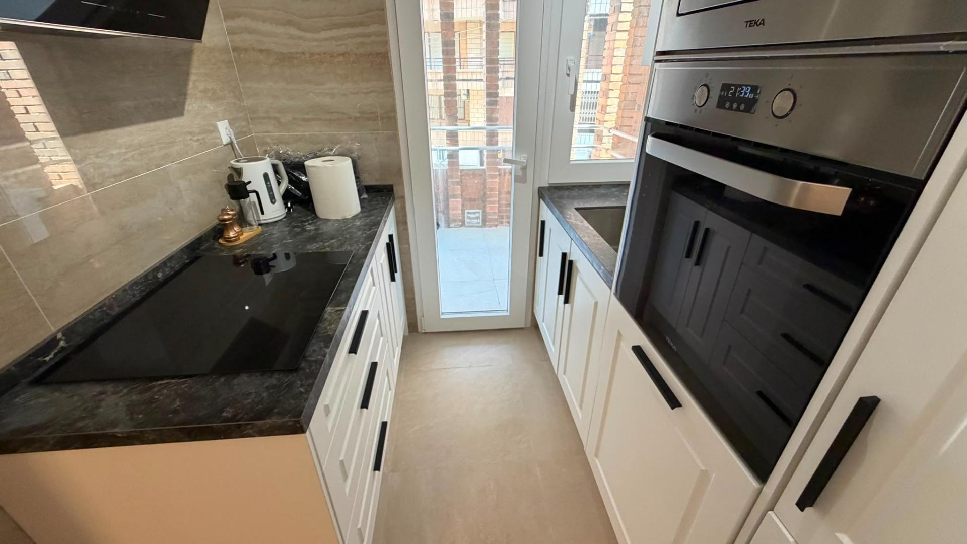 For sale - 3 Bedroom 2 Bathroom Apartment in Torrevieja - Playa Del Cura  - Alicante