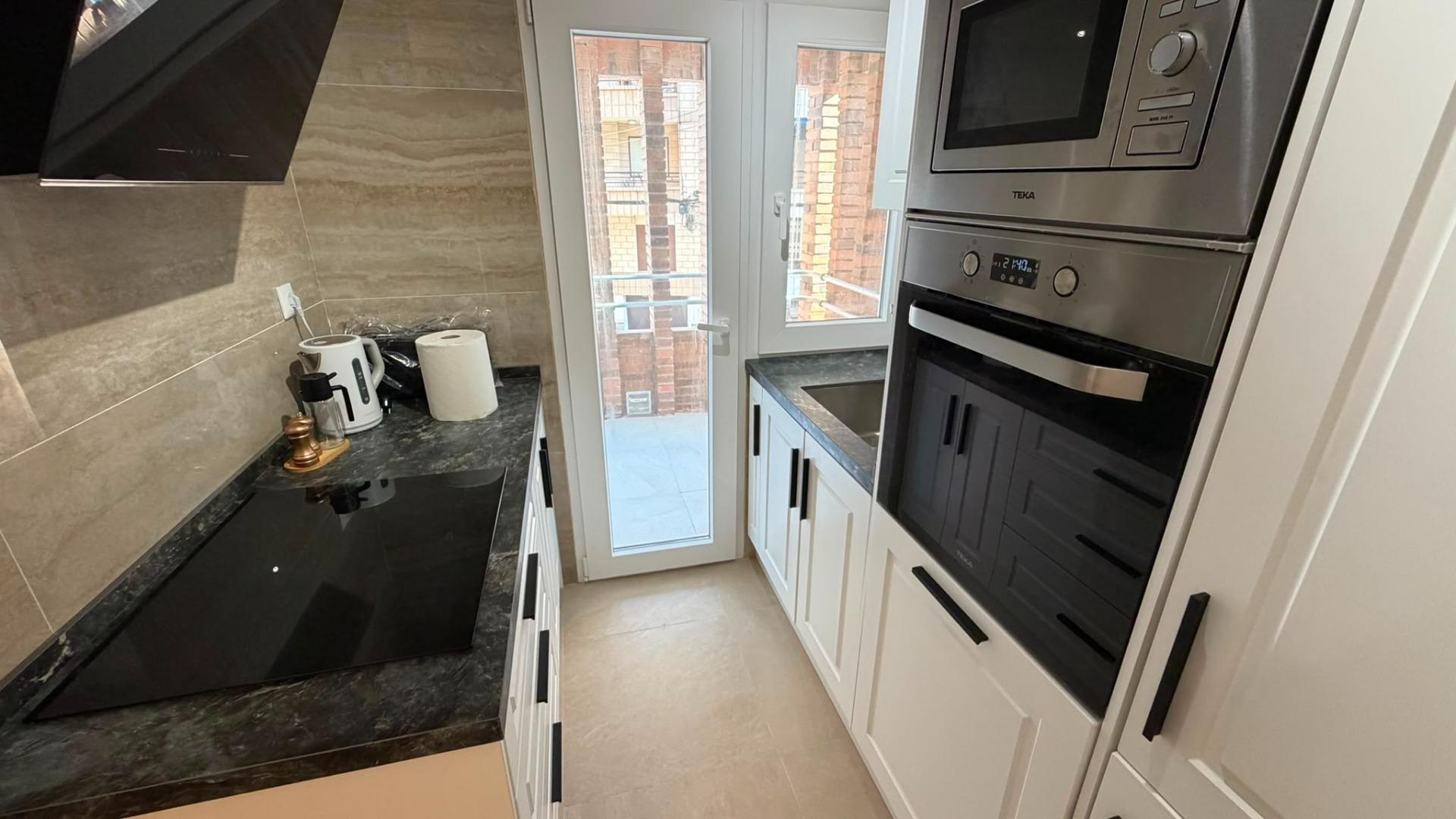 For sale - 3 Bedroom 2 Bathroom Apartment in Torrevieja - Playa Del Cura  - Alicante