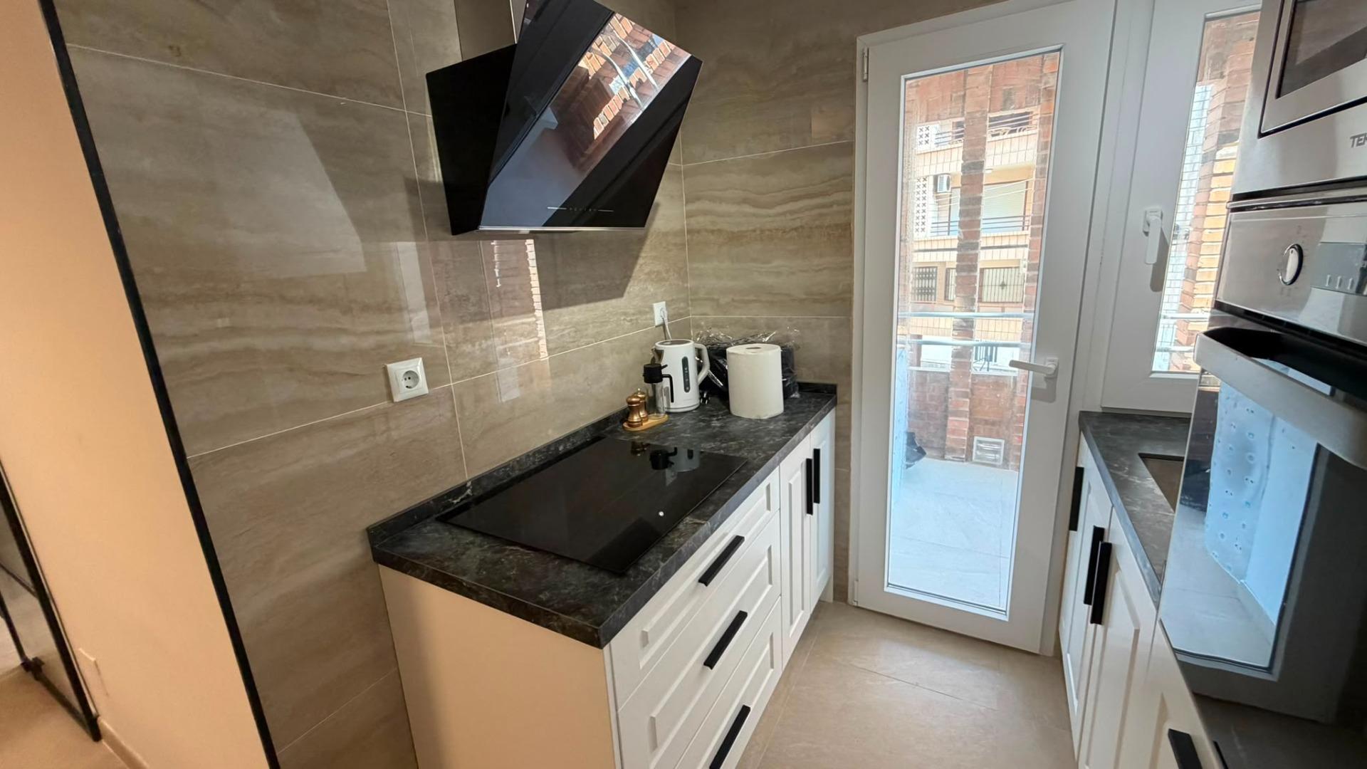 For sale - 3 Bedroom 2 Bathroom Apartment in Torrevieja - Playa Del Cura  - Alicante