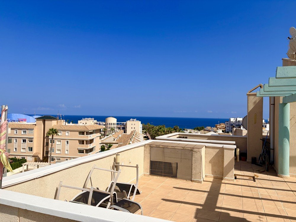 For sale - 2 Bedroom 1 Bathroom Penthouse in Orihuela Costa - Costa Blanca  - Alicante