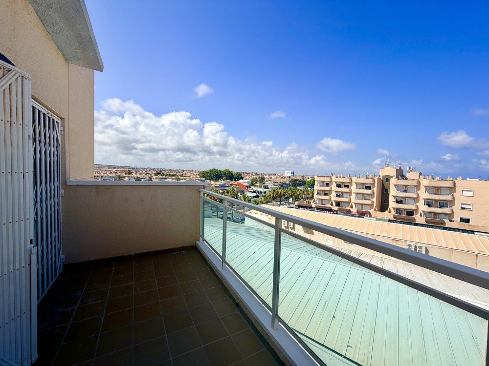 For sale - 2 Bedroom 1 Bathroom Penthouse in Orihuela Costa - Costa Blanca  - Alicante