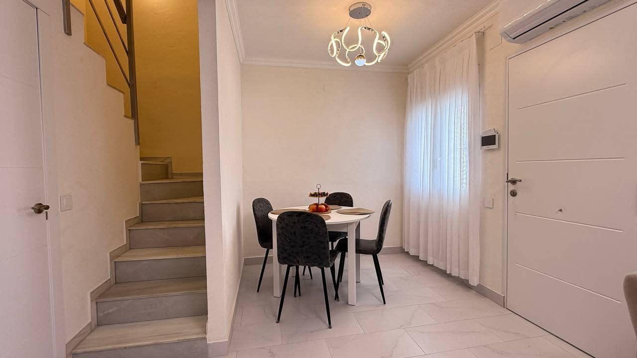 For sale - 3 Bedroom 2 Bathroom Town House in Torrevieja - Calas Blanca  - Alicante