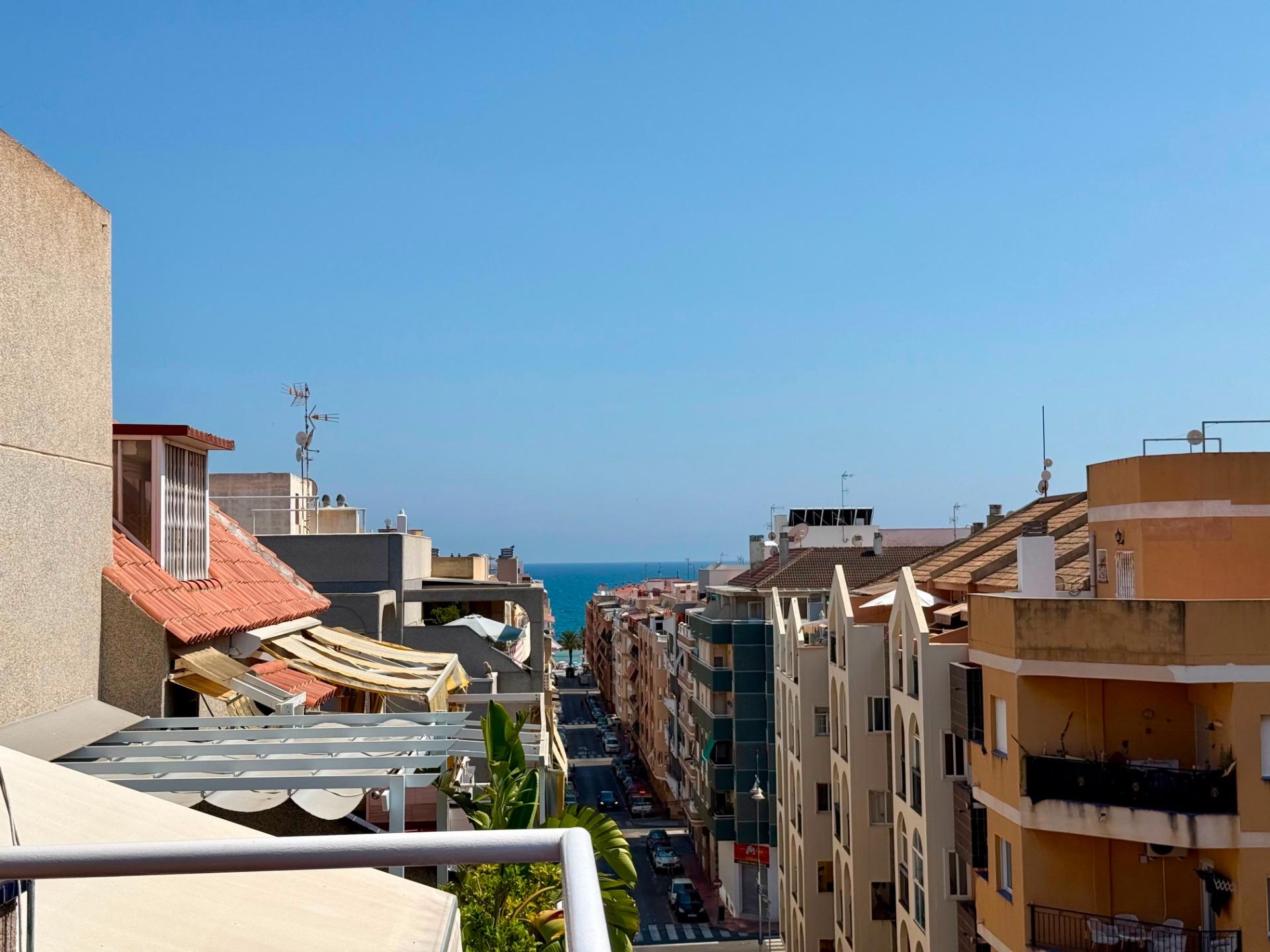For sale - 2 Bedroom 1 Bathroom Penthouse in Torrevieja - Habaneras  - Alicante