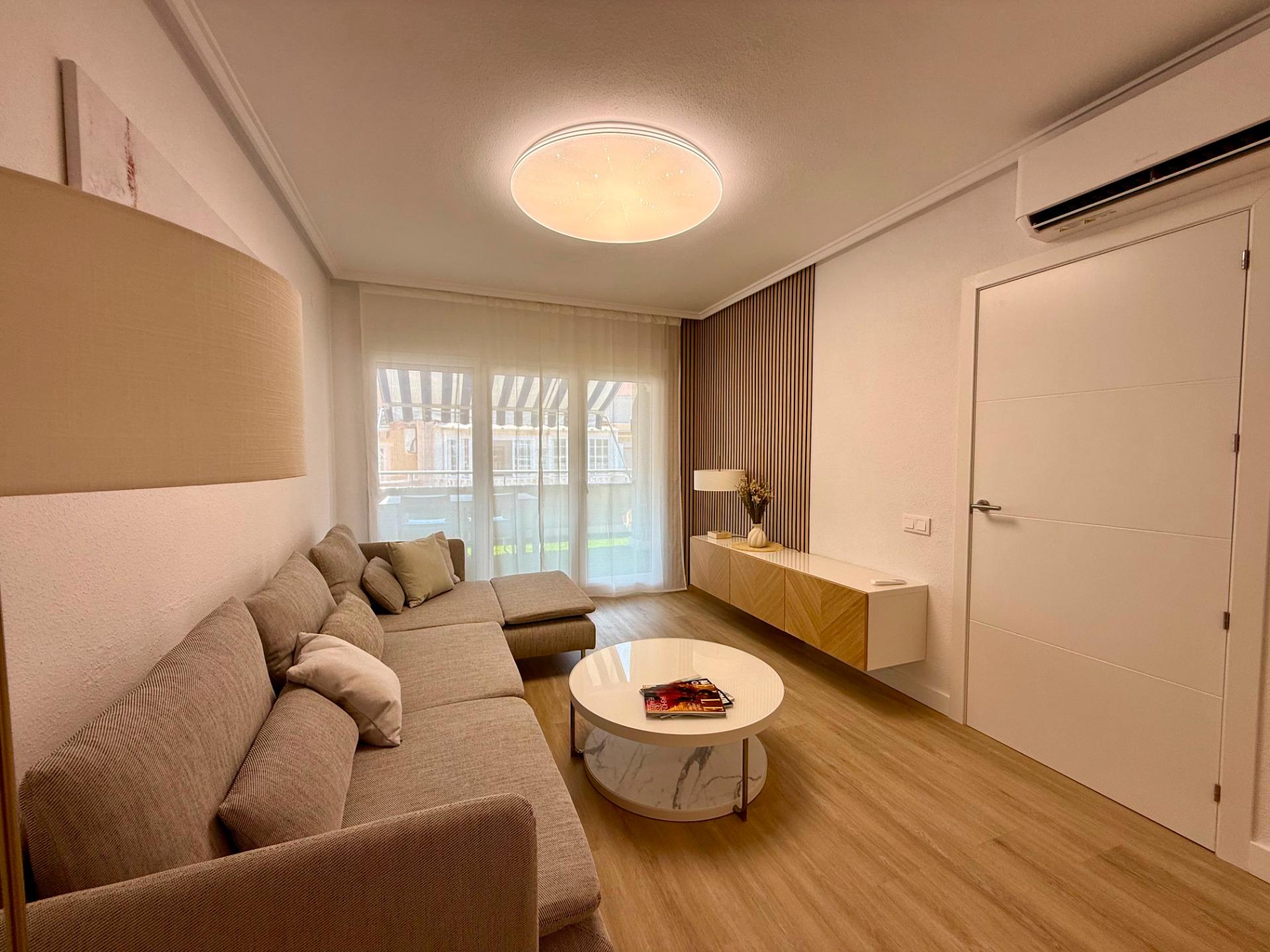 For sale - 2 Bedroom 1 Bathroom Penthouse in Torrevieja - Habaneras  - Alicante