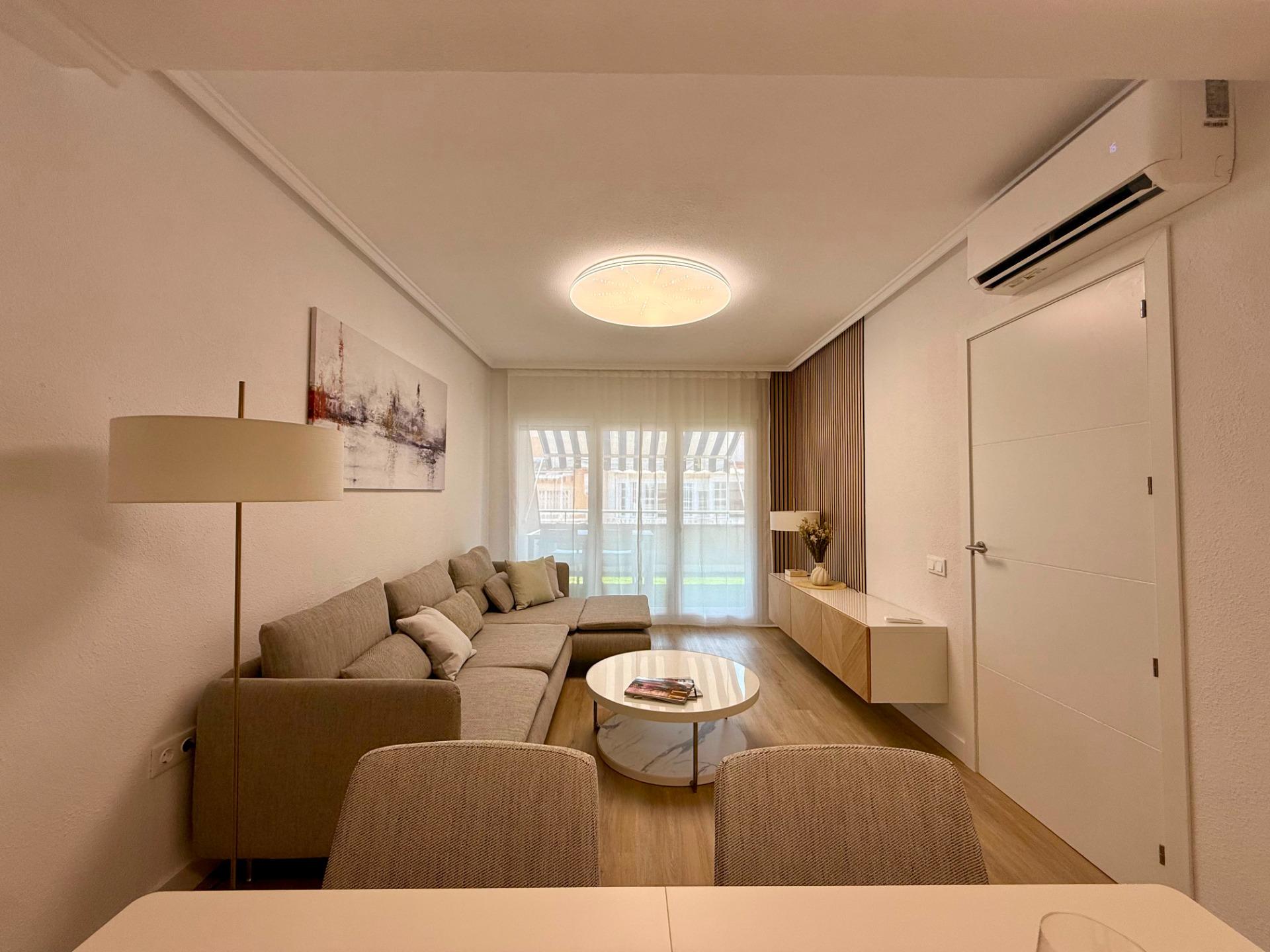 For sale - 2 Bedroom 1 Bathroom Penthouse in Torrevieja - Habaneras  - Alicante