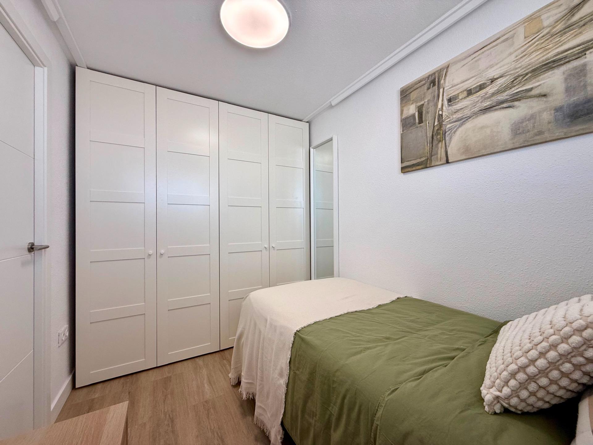For sale - 2 Bedroom 1 Bathroom Penthouse in Torrevieja - Habaneras  - Alicante