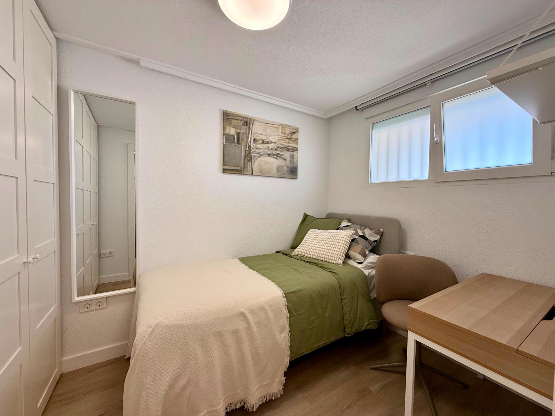 For sale - 2 Bedroom 1 Bathroom Penthouse in Torrevieja - Habaneras  - Alicante
