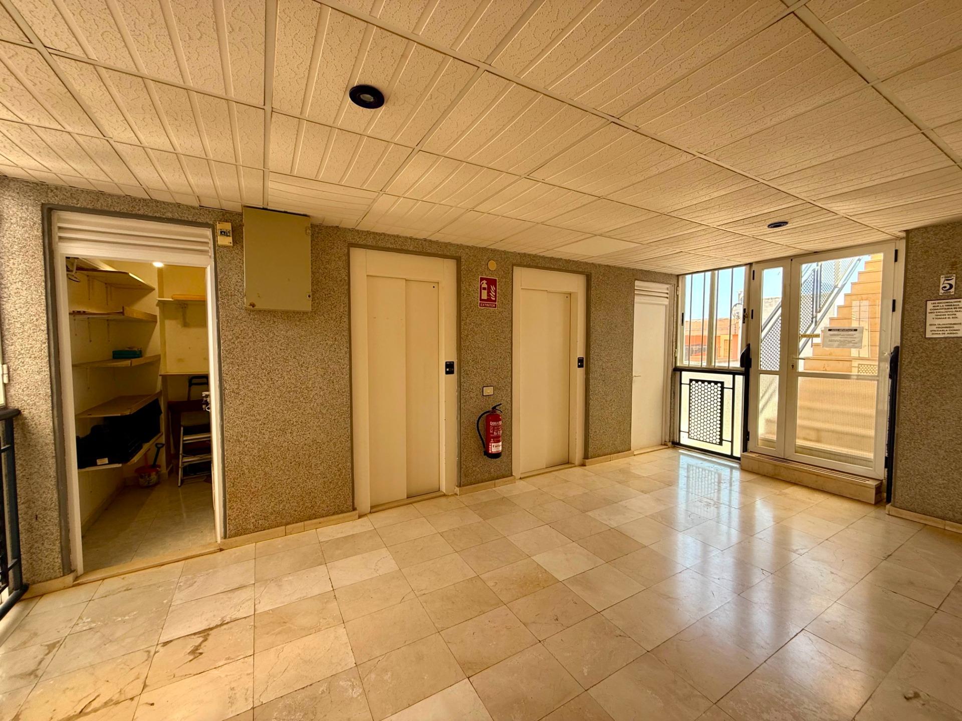 For sale - 2 Bedroom 1 Bathroom Penthouse in Torrevieja - Habaneras  - Alicante