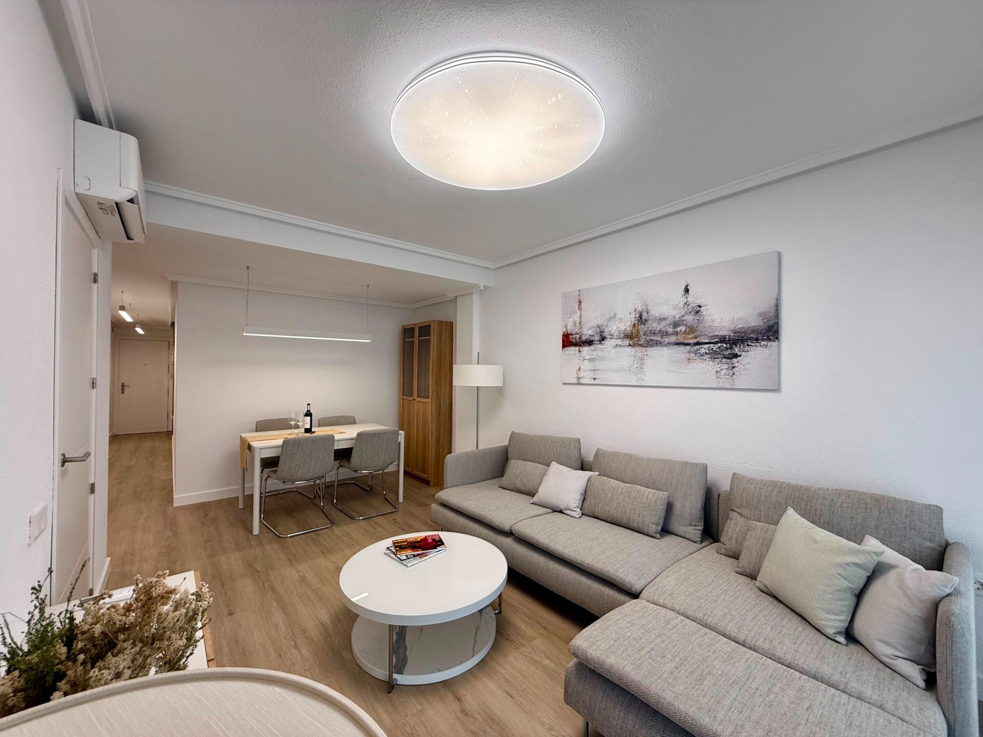For sale - 2 Bedroom 1 Bathroom Penthouse in Torrevieja - Habaneras  - Alicante