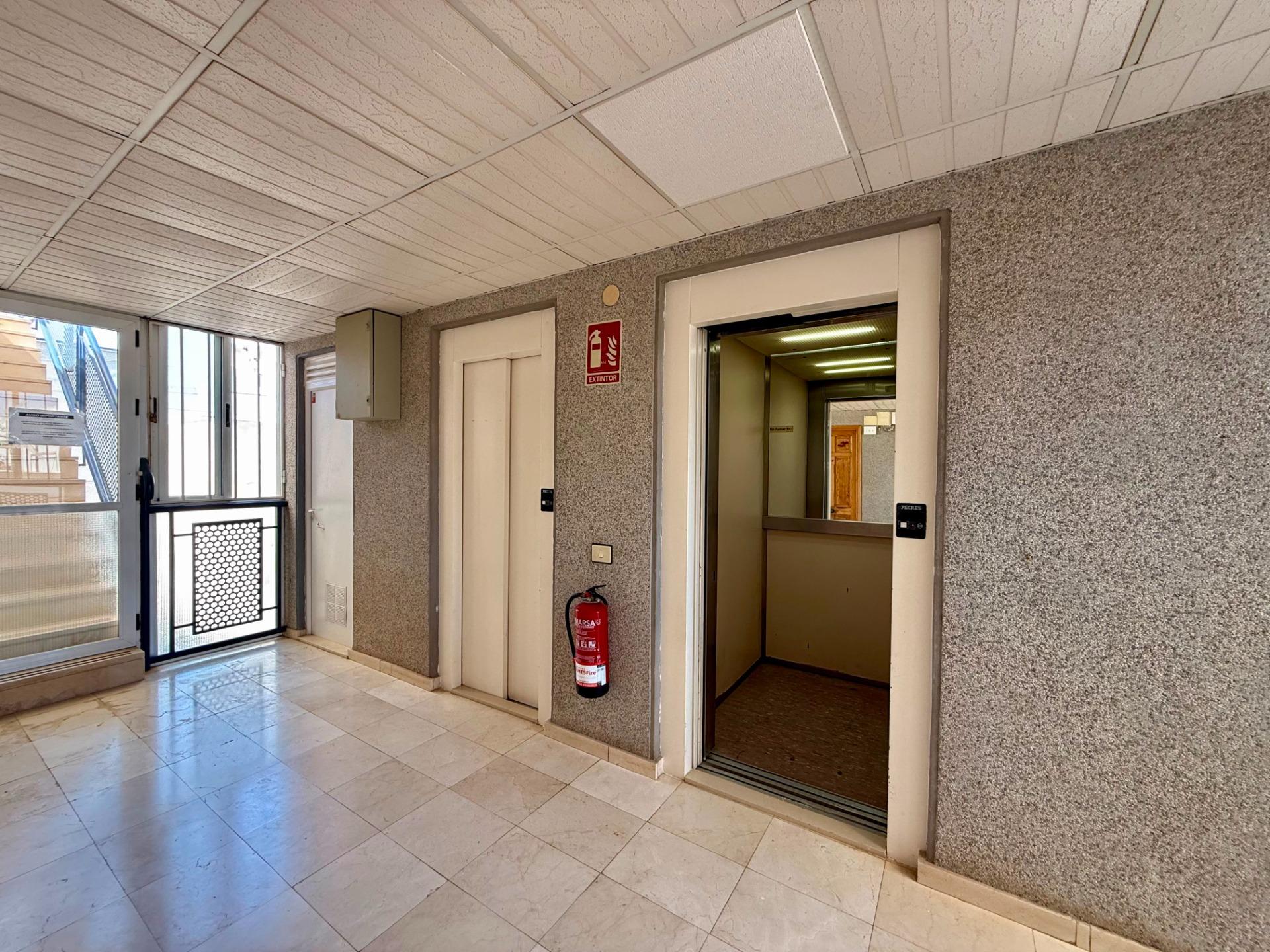 For sale - 2 Bedroom 1 Bathroom Penthouse in Torrevieja - Habaneras  - Alicante