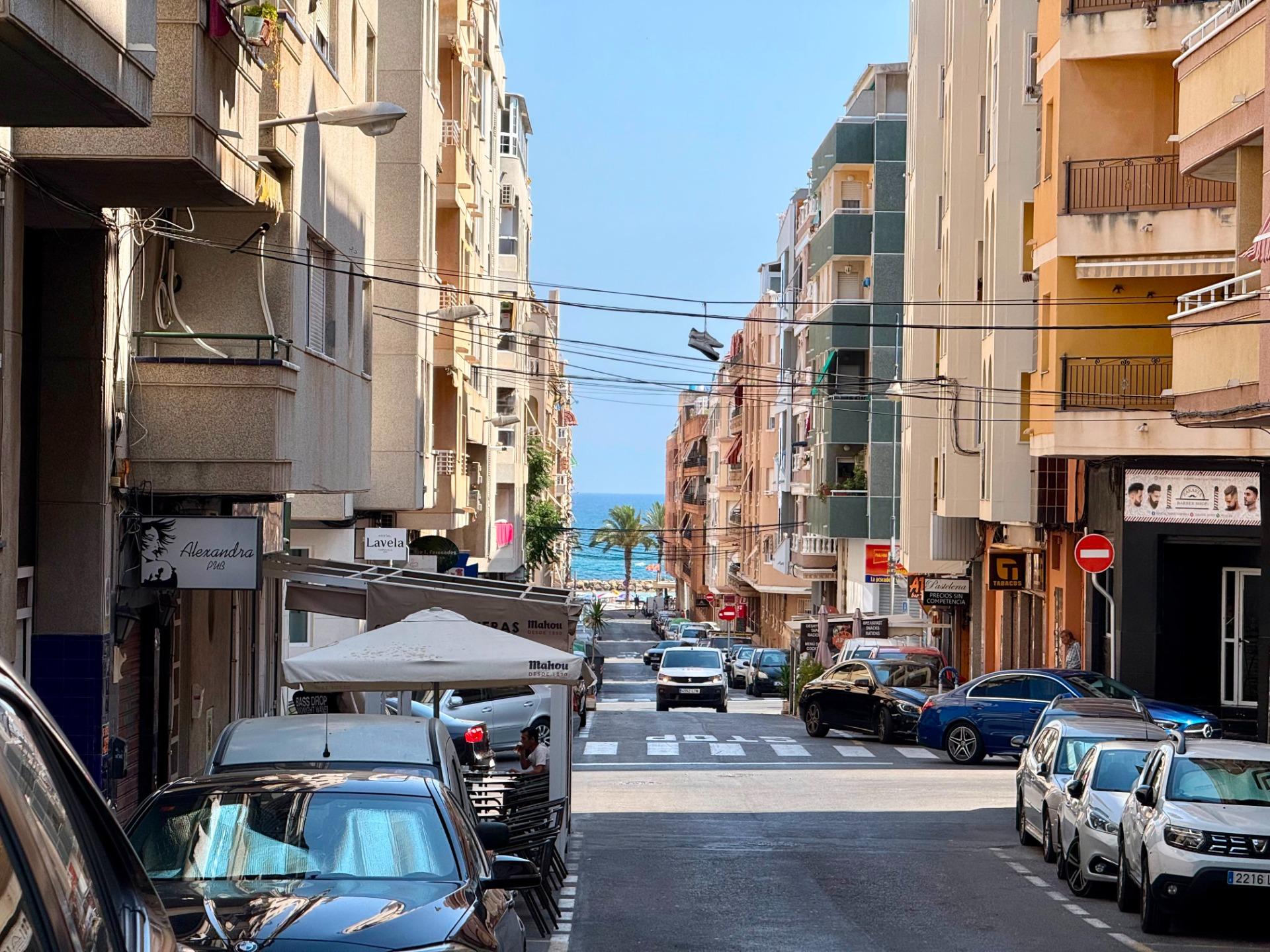 For sale - 2 Bedroom 1 Bathroom Penthouse in Torrevieja - Habaneras  - Alicante