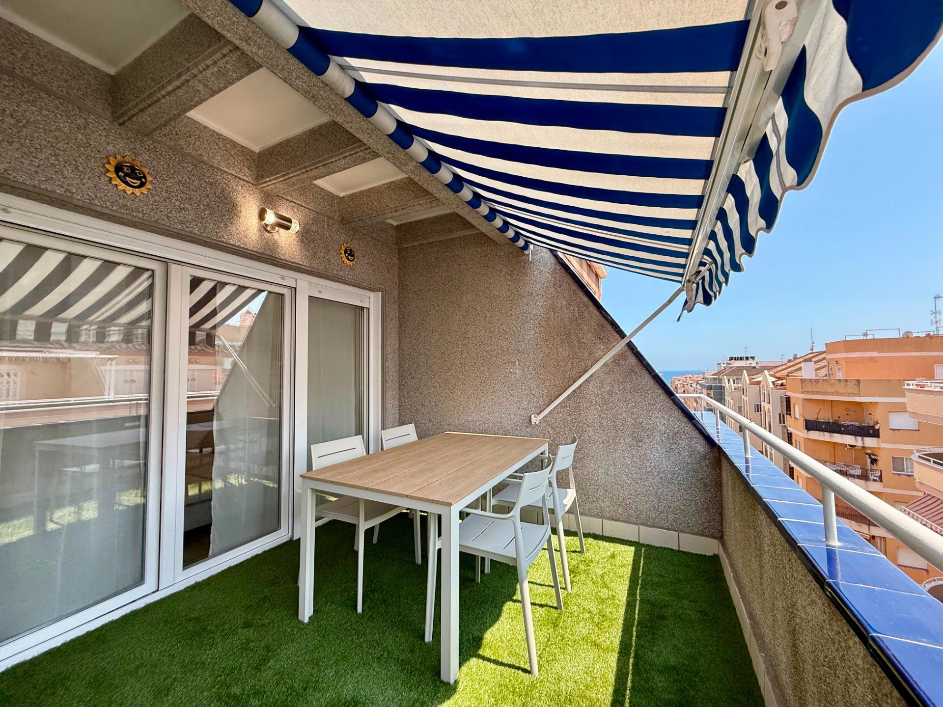 For sale - 2 Bedroom 1 Bathroom Penthouse in Torrevieja - Habaneras  - Alicante