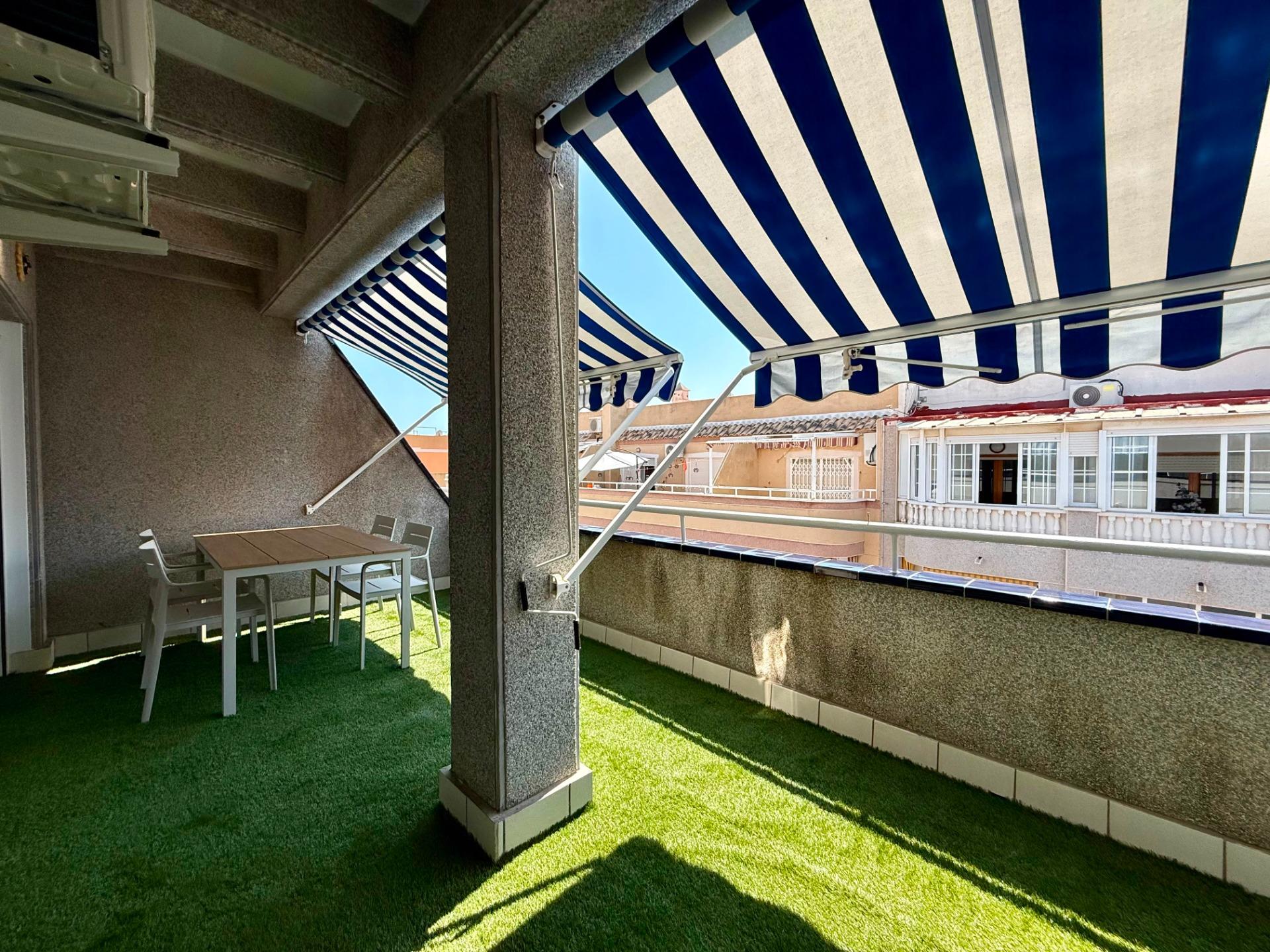 For sale - 2 Bedroom 1 Bathroom Penthouse in Torrevieja - Habaneras  - Alicante