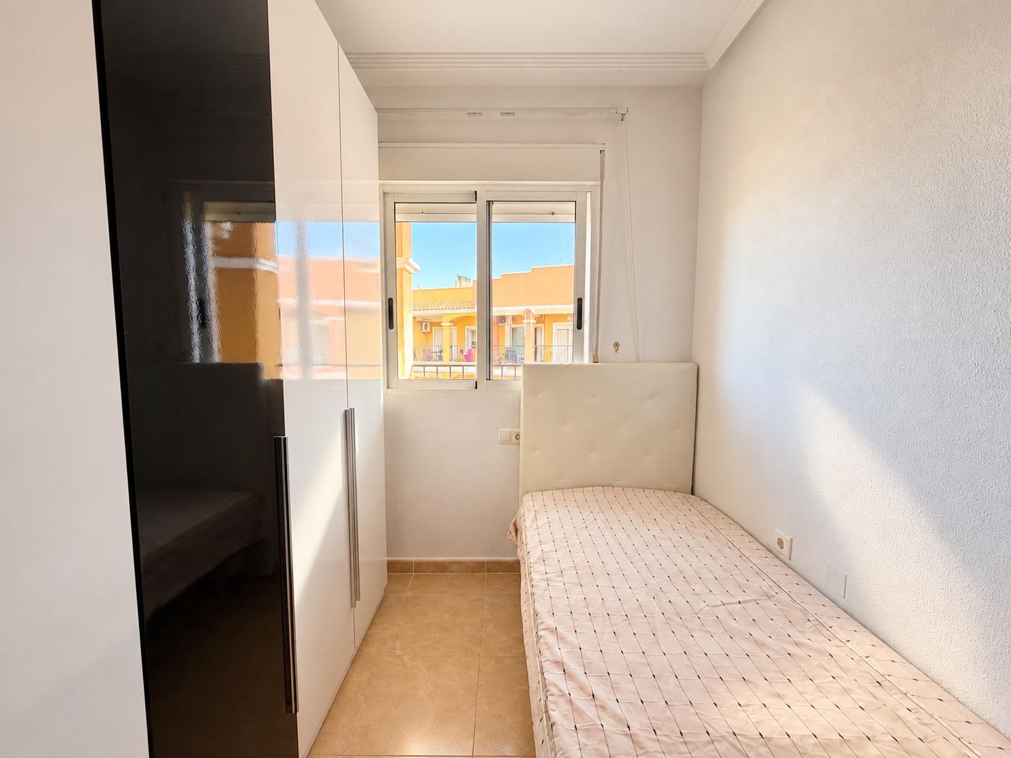 For sale - 2 Bedroom 1 Bathroom Penthouse in Torrevieja - Torreblanca  - Alicante