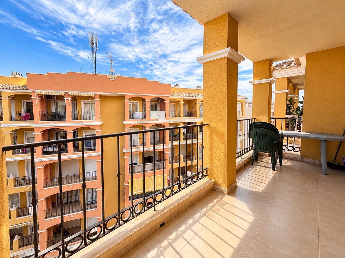 For sale - 2 Bedroom 1 Bathroom Penthouse in Torrevieja - Torreblanca  - Alicante