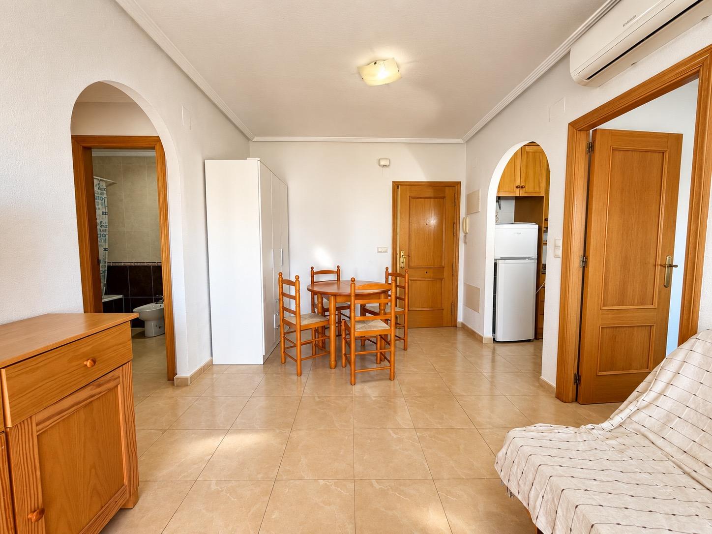 For sale - 2 Bedroom 1 Bathroom Penthouse in Torrevieja - Torreblanca  - Alicante