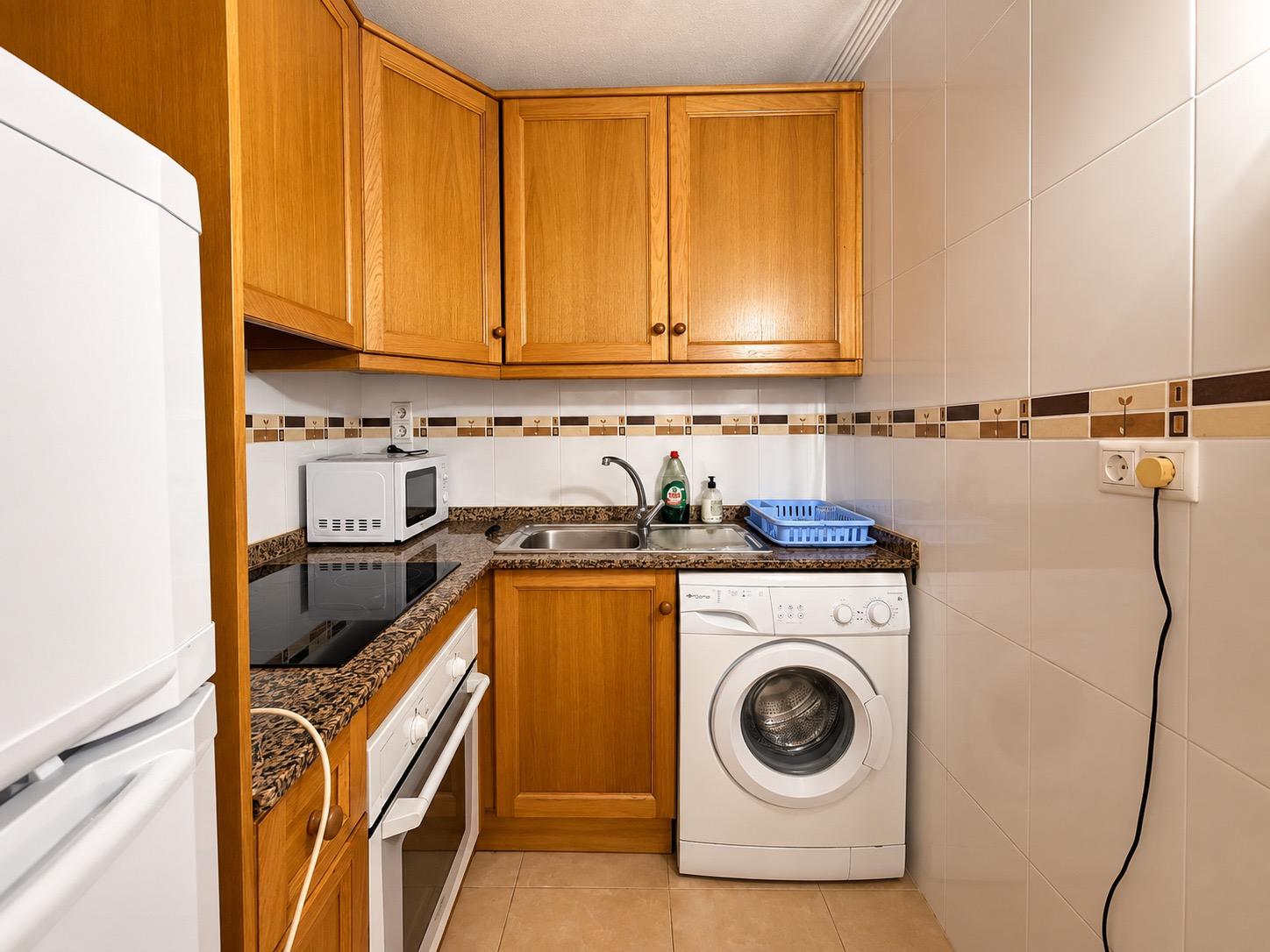 For sale - 2 Bedroom 1 Bathroom Penthouse in Torrevieja - Torreblanca  - Alicante