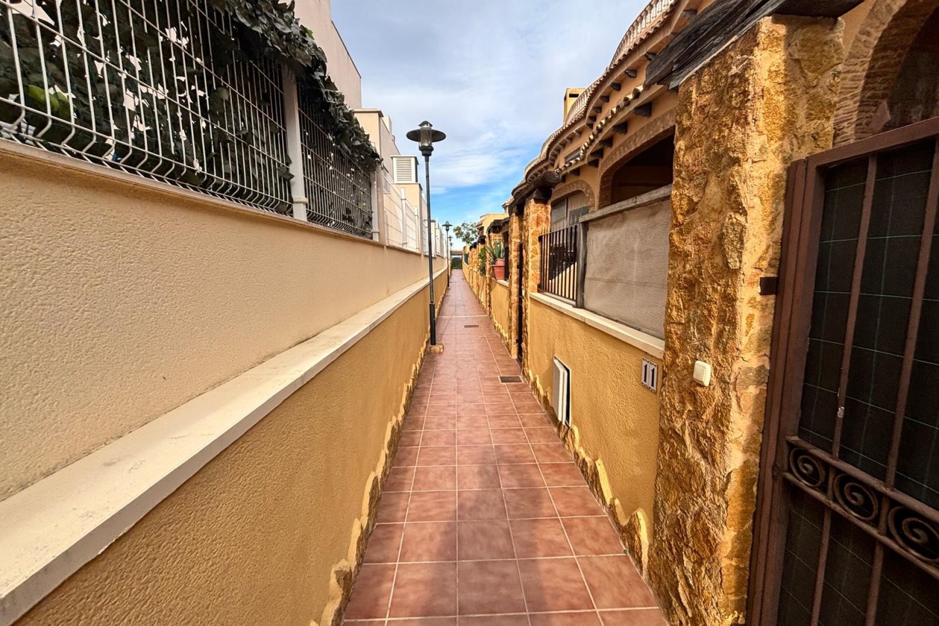 For sale - 5 Bedroom 2 Bathroom Townhouse in Urbanització Els Estanys - Urbanització Els Estanys  - Alicante