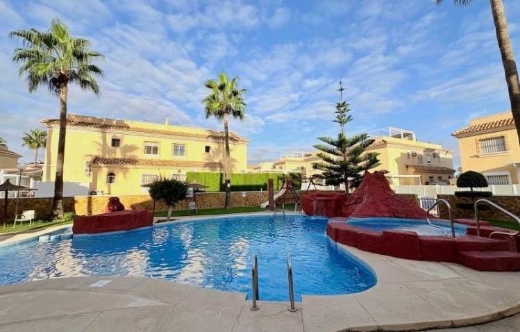 For sale - 2 Bedroom 2 Bathroom Town House in Orihuela Costa - Los Dolses  - Alicante
