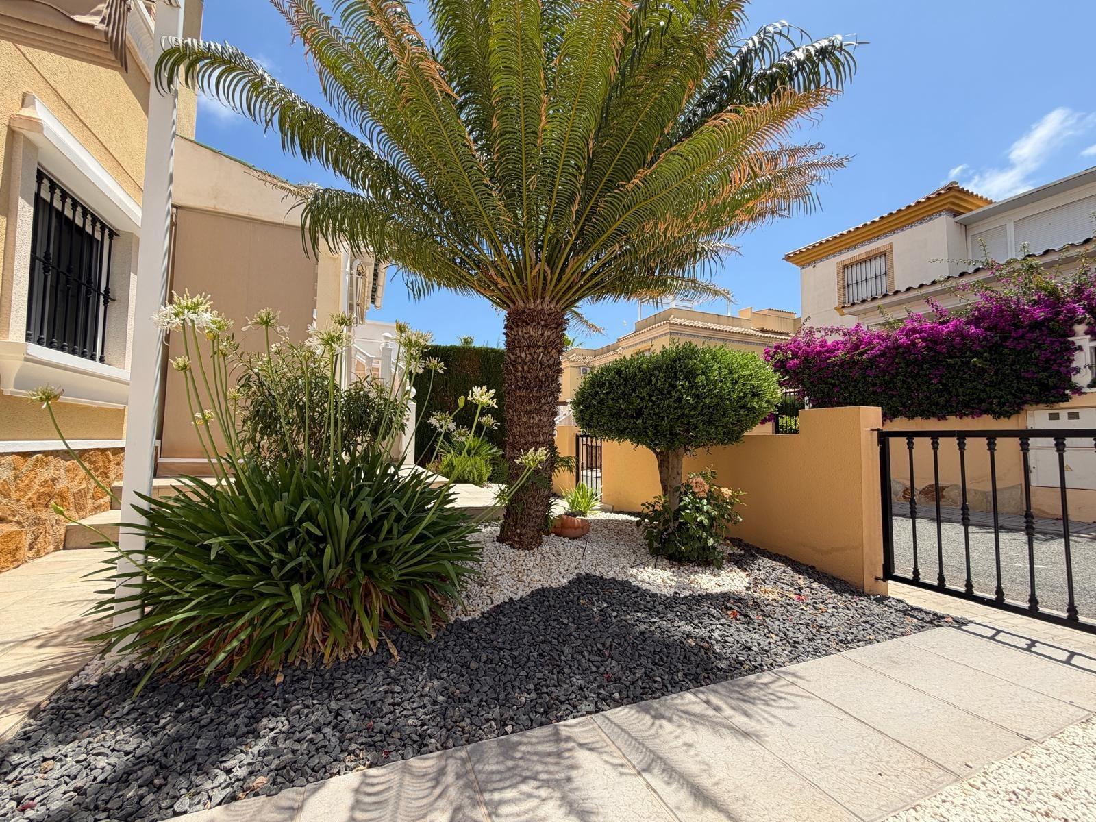 For sale - 2 Bedroom 2 Bathroom Town House in Orihuela Costa - Los Dolses  - Alicante