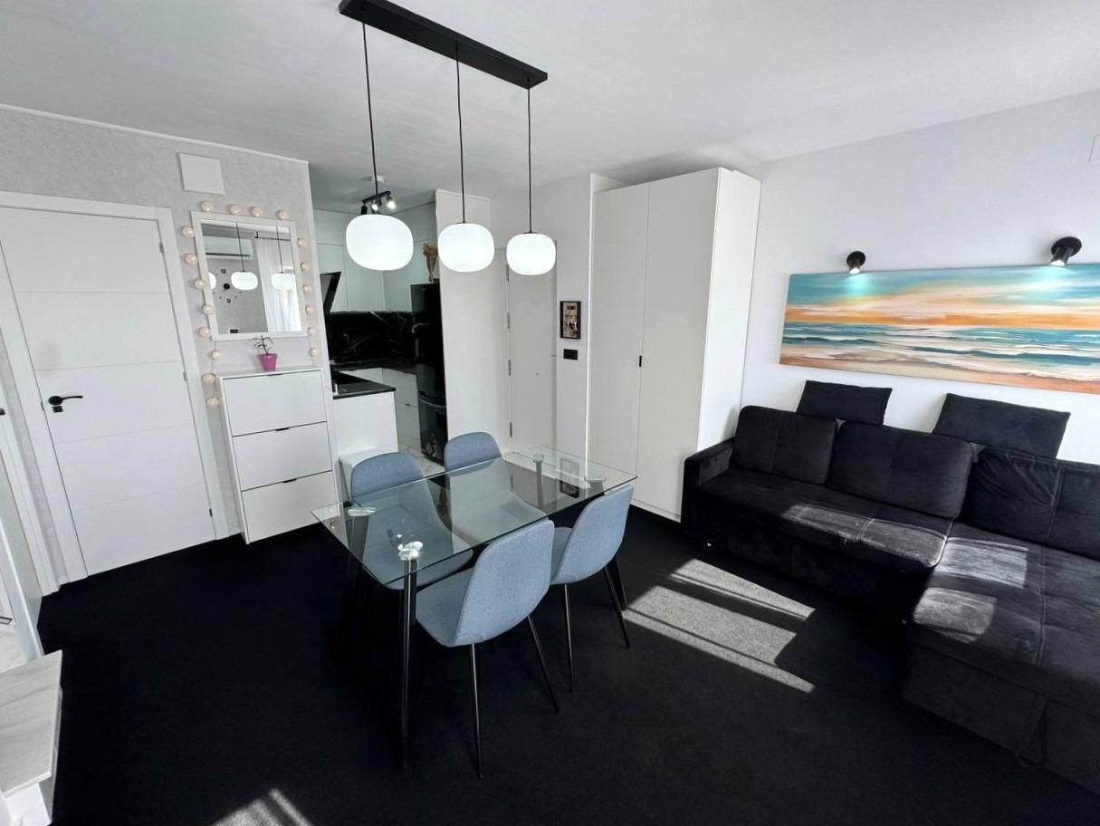 For sale - 3 Bedroom 1 Bathroom Duplex in Torrevieja - Carrefour  - Alicante