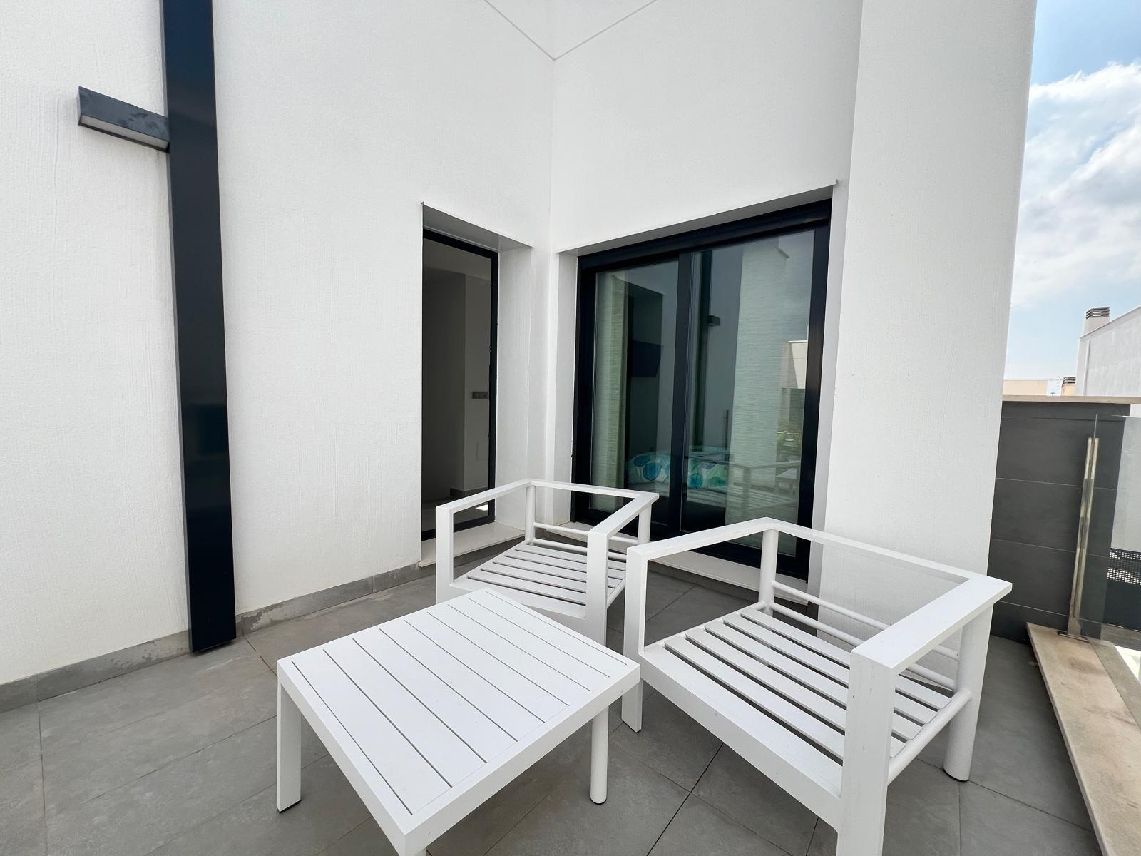 For sale - 3 Bedroom 2 Bathroom Villa in Villamartin - Villamartín-las Filipinas  - Alicante
