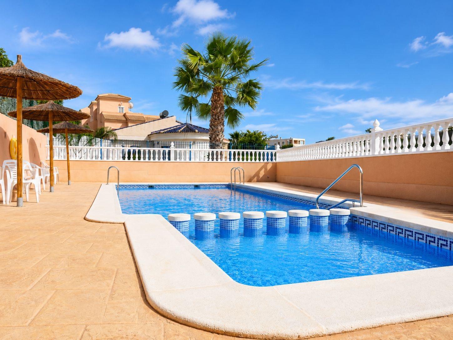For sale - 3 Bedroom 3 Bathroom Town House in La Zenia  - La Zenia  - Alicante