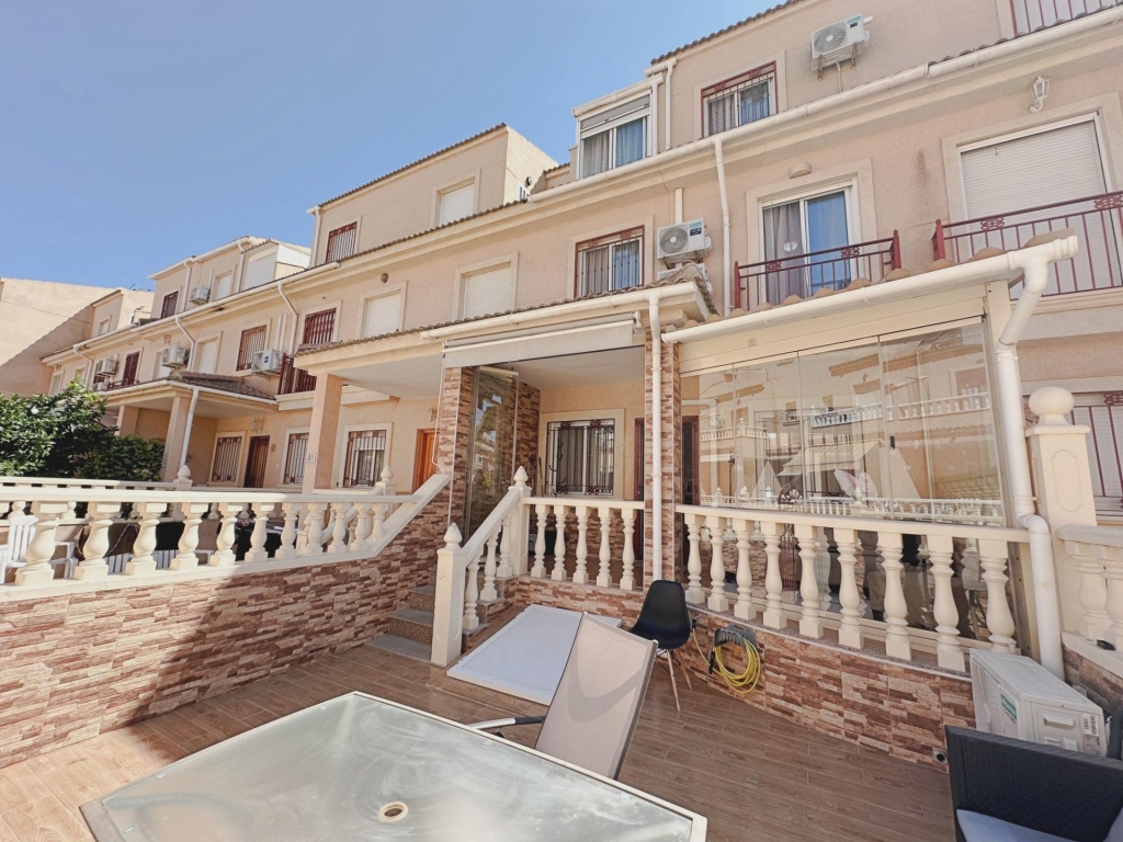 3 Bedroom 3 Bathroom Townhouse in La Zenia 