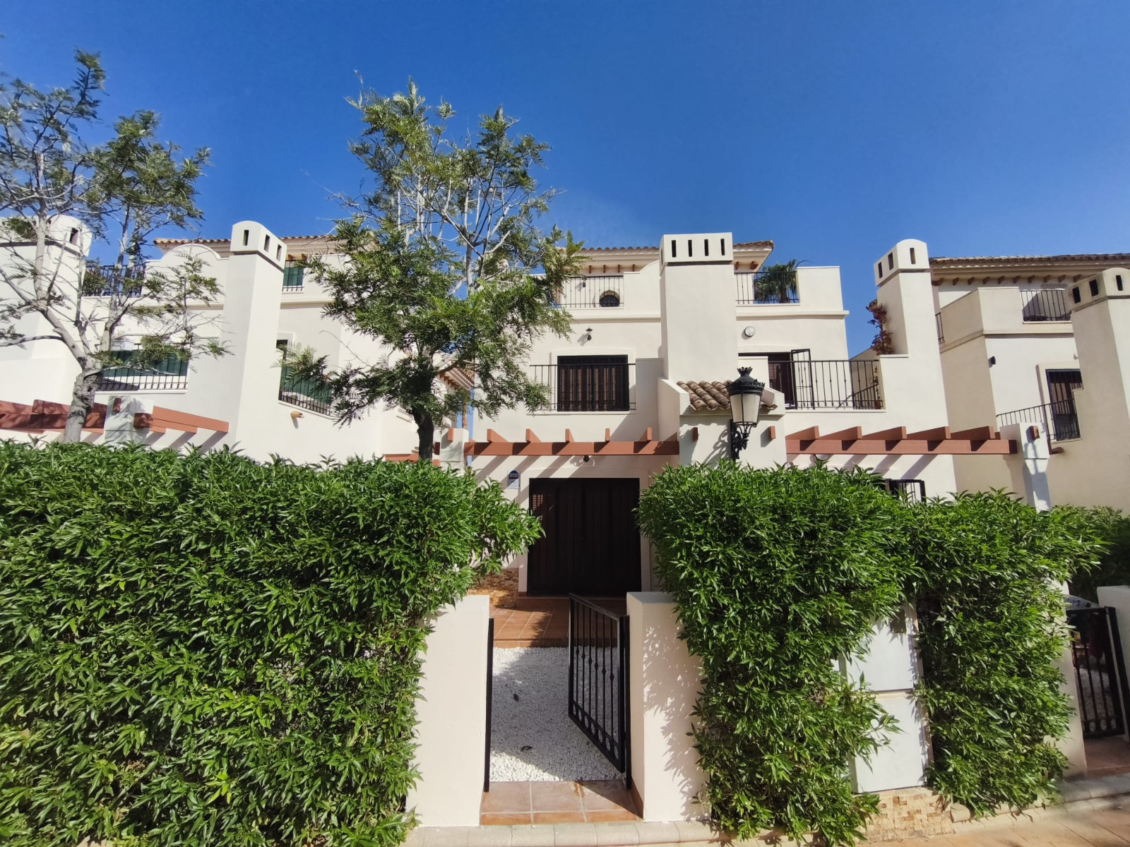 For sale - 3 Bedroom 2 Bathroom Town House in La Finca Golf Resort - Inland  - Alicante