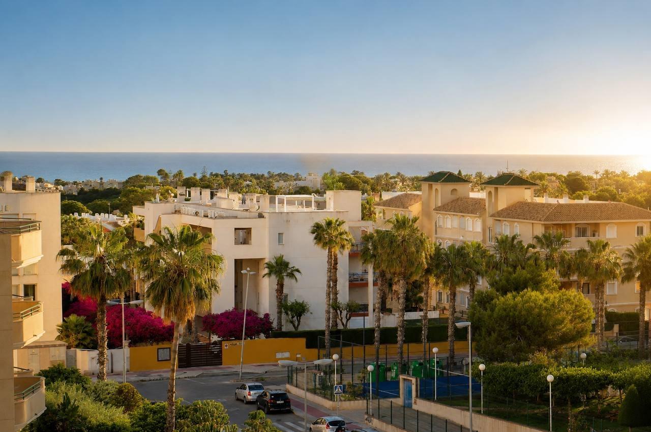 For sale - 2 Bedroom 1 Bathroom Penthouse in Orihuela Costa - Cabo Roig  - Alicante