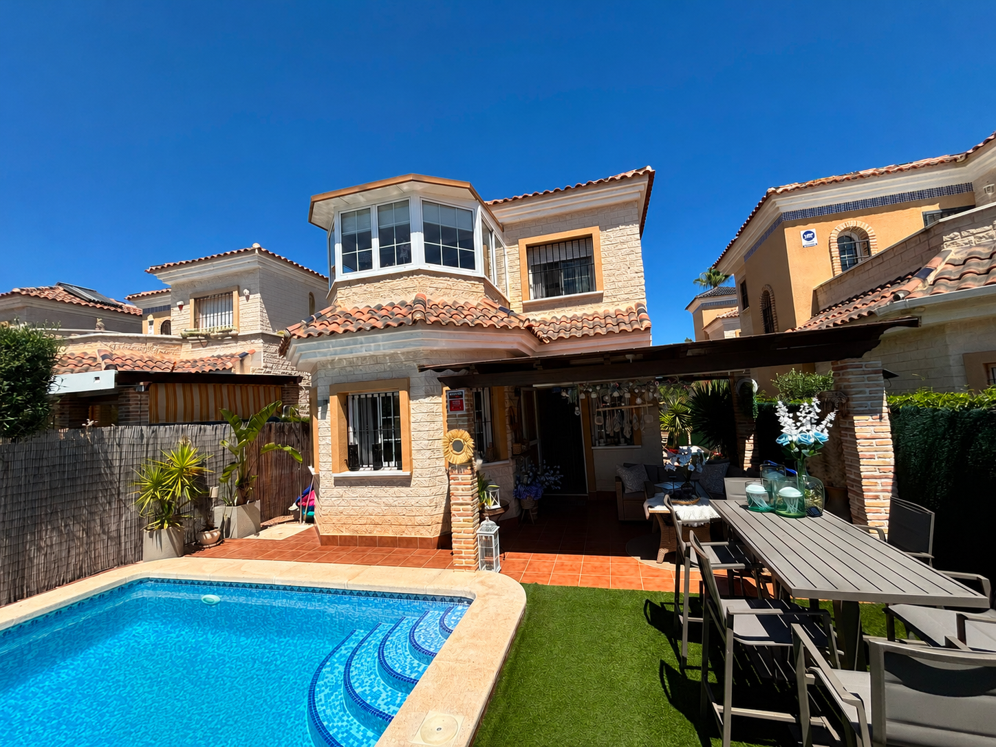 For sale - 2 Bedroom 2 Bathroom Villa in El Raso - Costa Blanca  - Alicante