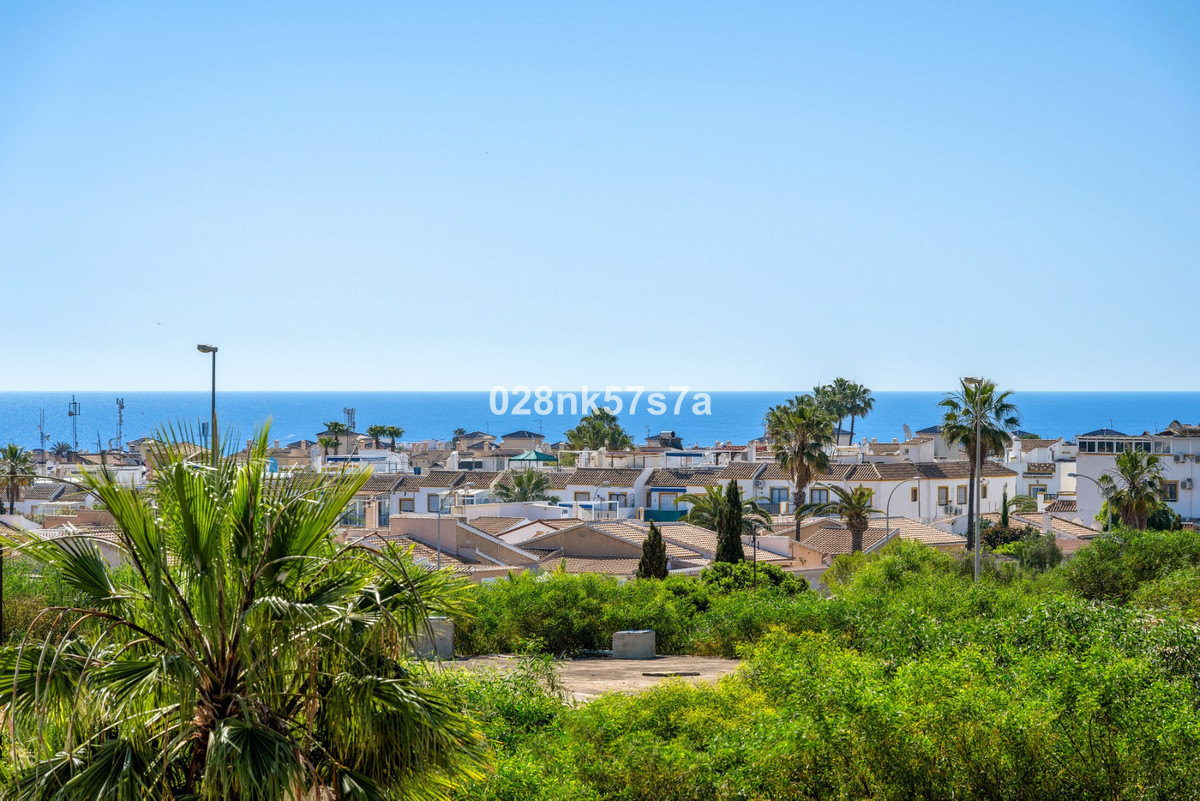 For sale - 3 Bedroom 3 Bathroom Townhouse in Playa Flamenca - La Florida  - Alicante