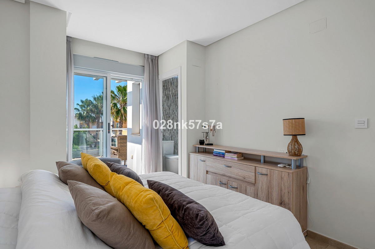 For sale - 3 Bedroom 3 Bathroom Townhouse in Playa Flamenca - La Florida  - Alicante