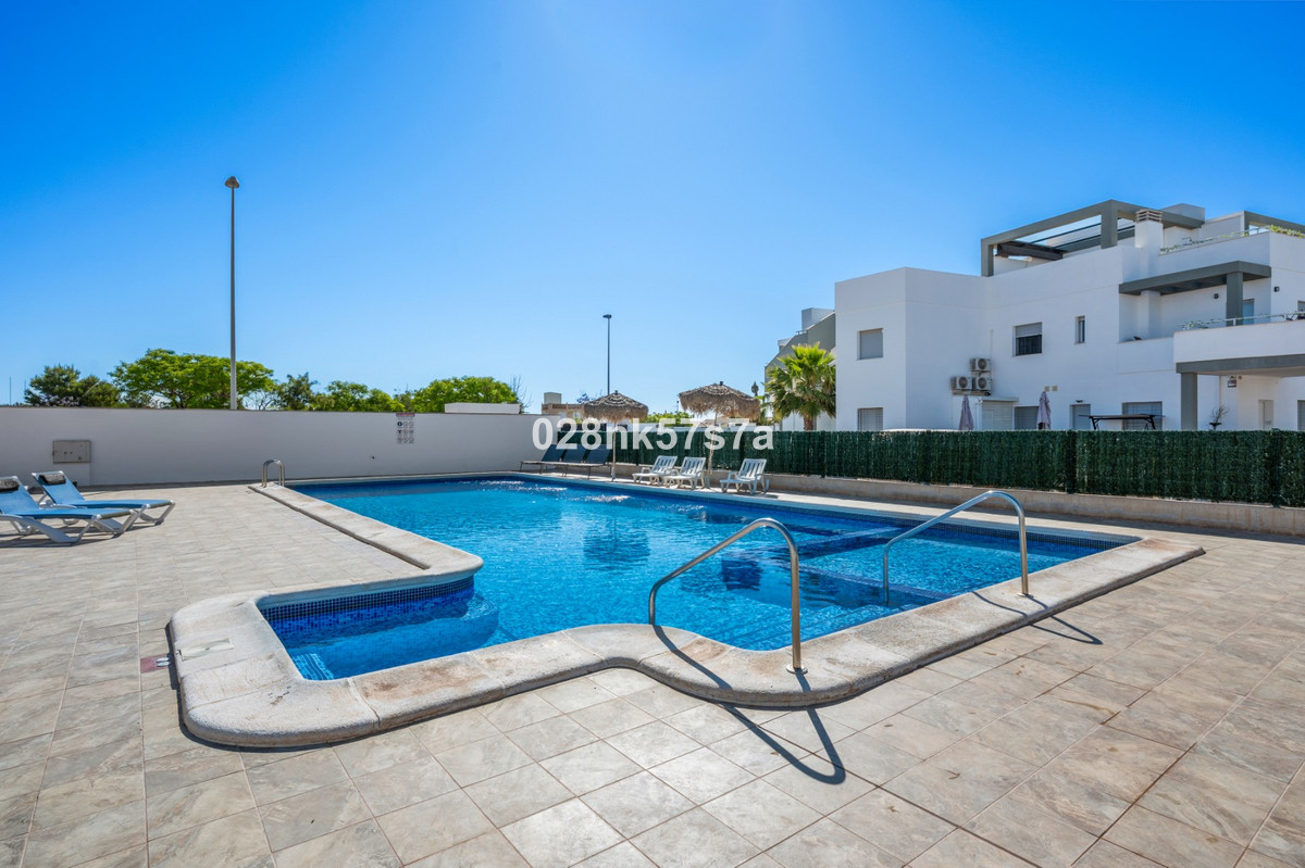 For sale - 3 Bedroom 3 Bathroom Townhouse in Playa Flamenca - La Florida  - Alicante