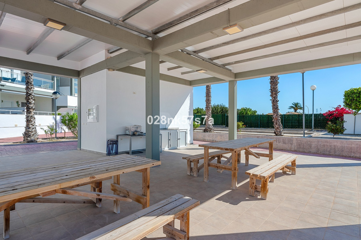 For sale - 3 Bedroom 3 Bathroom Townhouse in Playa Flamenca - La Florida  - Alicante
