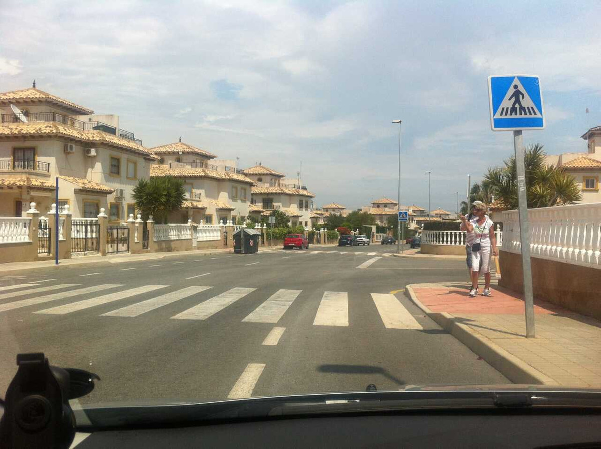 For sale - 2 Bedroom 1 Bathroom Apartment - Ground Floor Apartment in Orihuela - Cabo Roig  - Alicante
