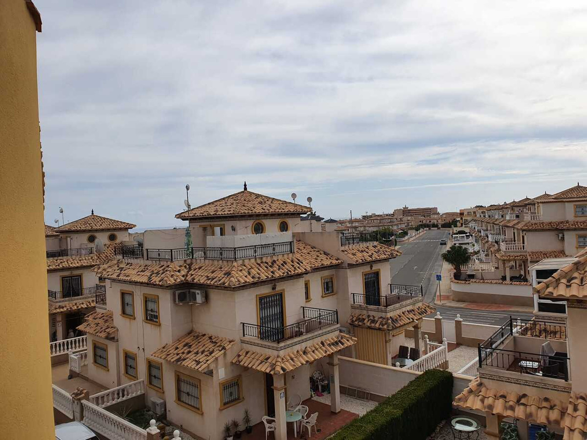 For sale - 2 Bedroom 1 Bathroom Apartment - Ground Floor Apartment in Orihuela - Cabo Roig  - Alicante