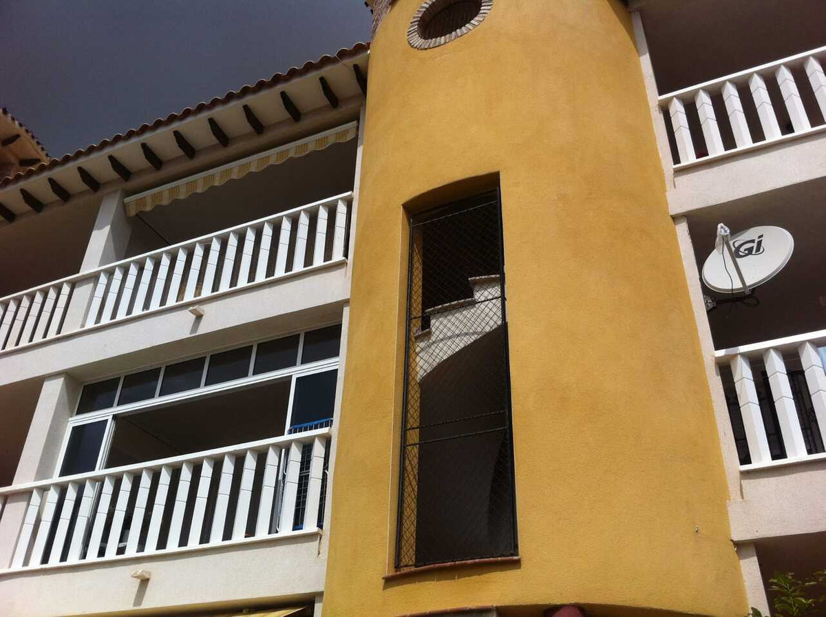 For sale - 2 Bedroom 1 Bathroom Apartment - Ground Floor Apartment in Orihuela - Cabo Roig  - Alicante