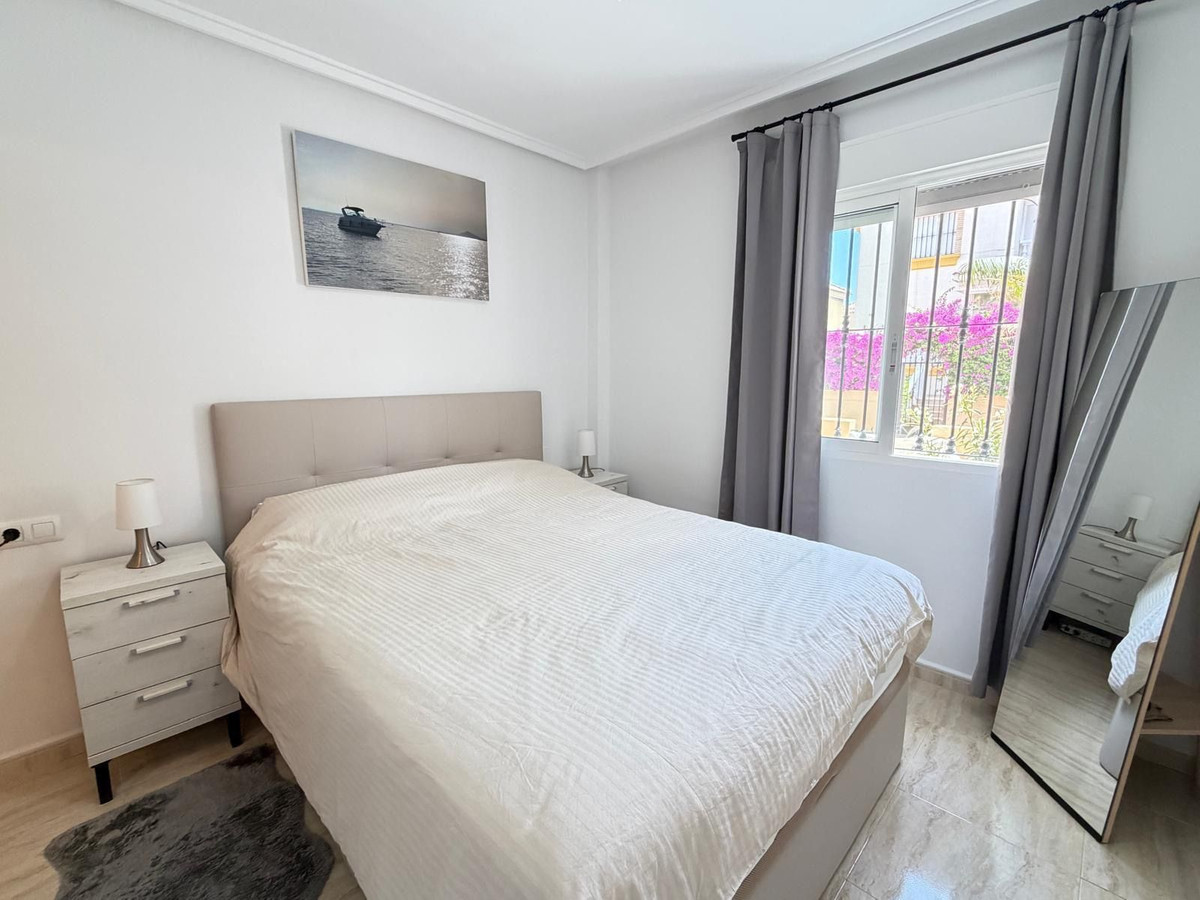 For sale - 2 Bedroom 2 Bathroom Townhouse in Villamartin - Villamartin  - Alicante